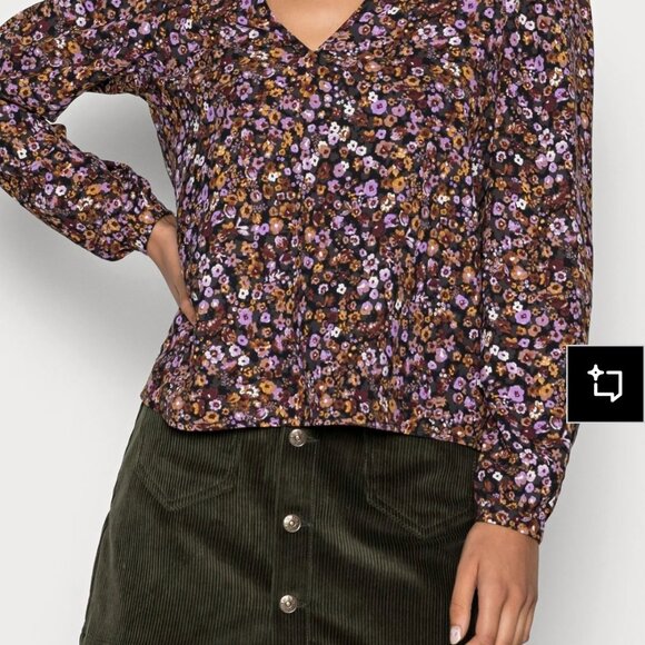 VERO MODA Long Sleeved V Neck Floral Top - Size Large - NWOT - Picture 5 of 8